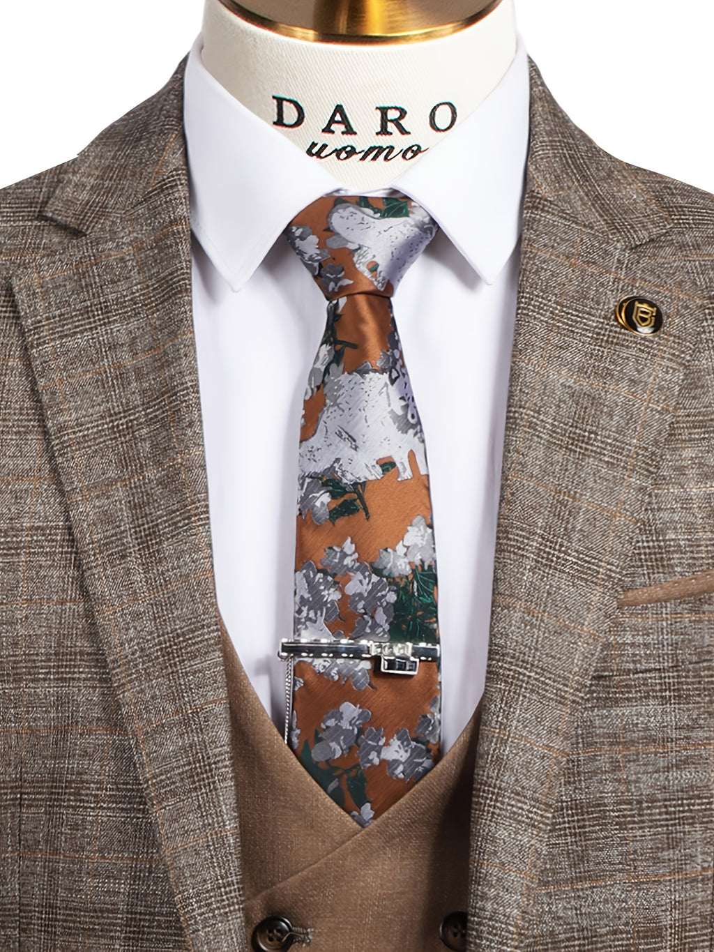 Costume trois pièces décontracté pour homme (veste + pantalon + gilet), sans chemise et accessoires.