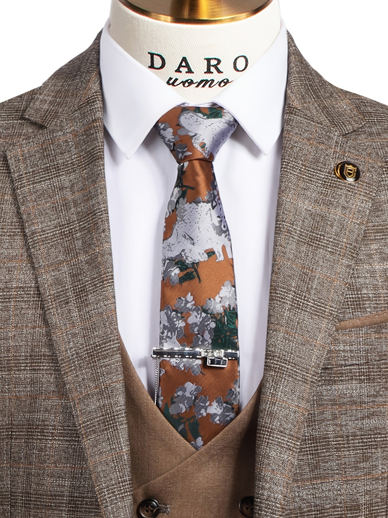 Costume trois pièces décontracté pour homme (veste + pantalon + gilet), sans chemise et accessoires.