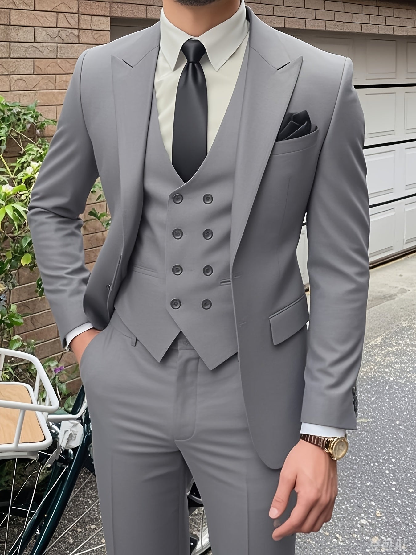Costume Trois Pièces pour Homme avec Smoking à Revers Évasé, Pantalon et Gilet pour Mariages et Occasions Formelles