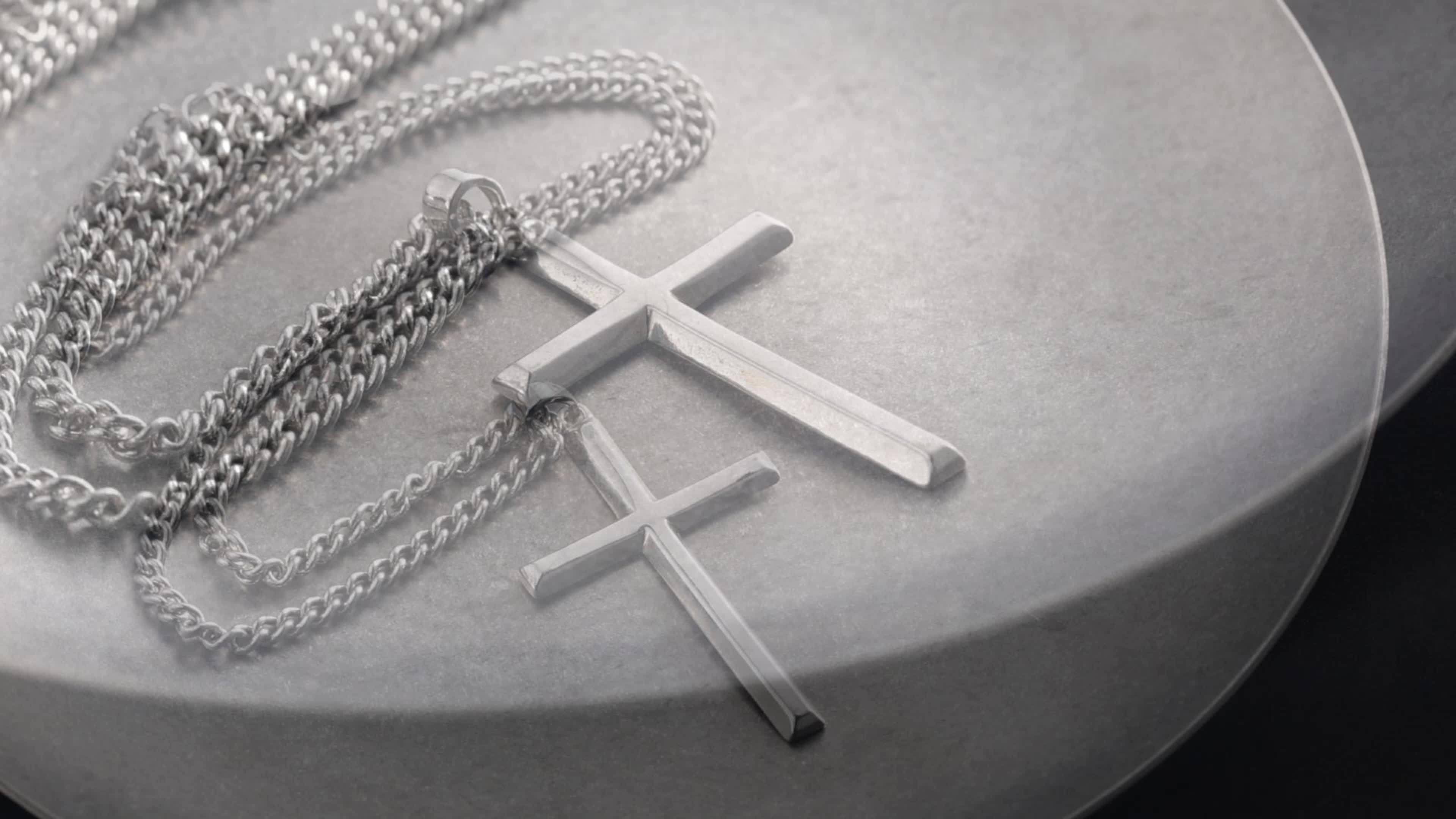 Sterling Silvery Cross Necklace -925 Sterling Silvery - High Precision Machining - Perfect for Men, Women Friends, Wives, Daughters - Perfect for Birthdays, Anniversaries, Valentine's Day -Comes with Elegant Gift Box