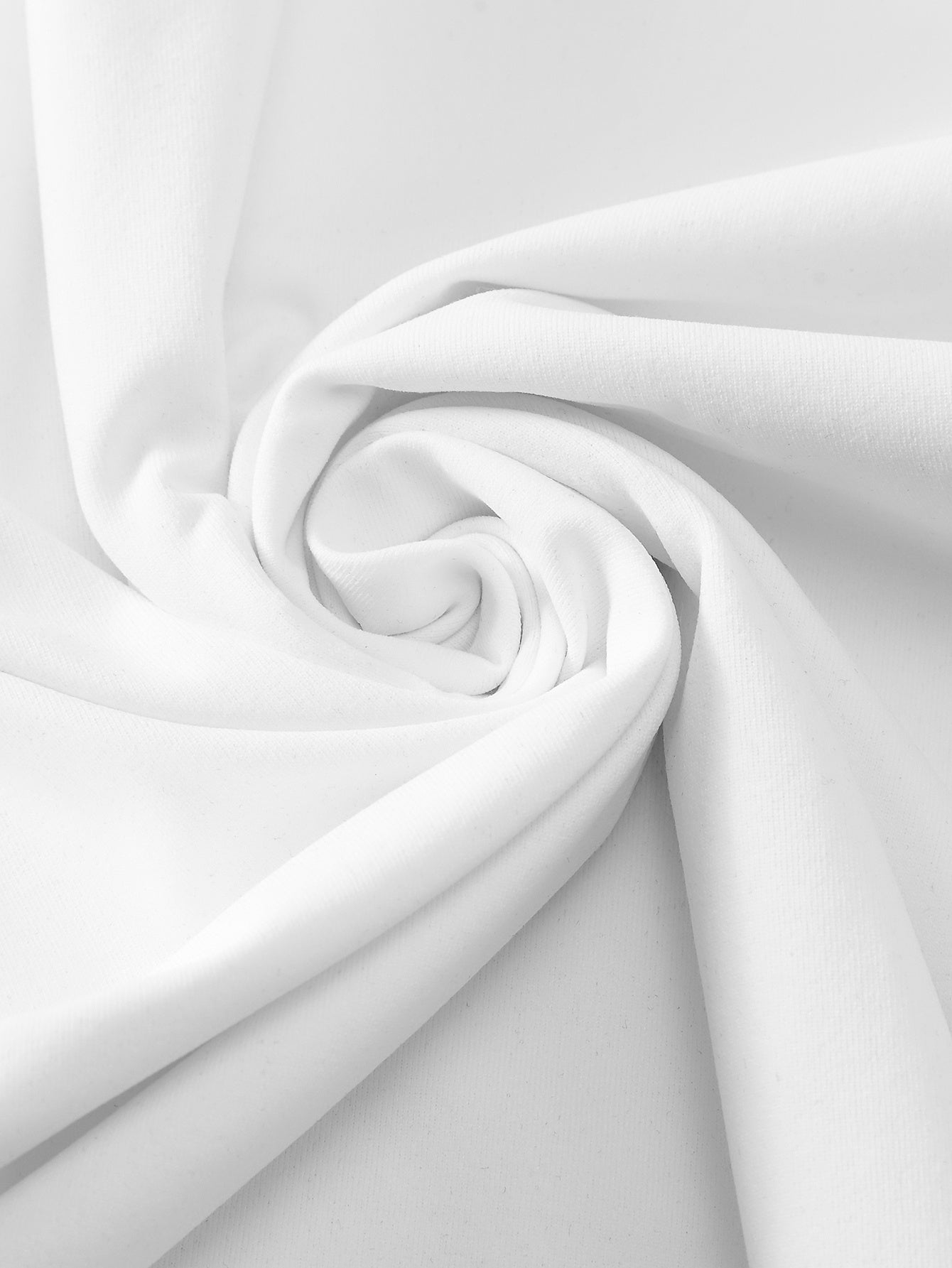 A Stylish Loose-Fitting White T-Shirt for Men with a Trendy Letter Print, Perfect for Casual Wear.