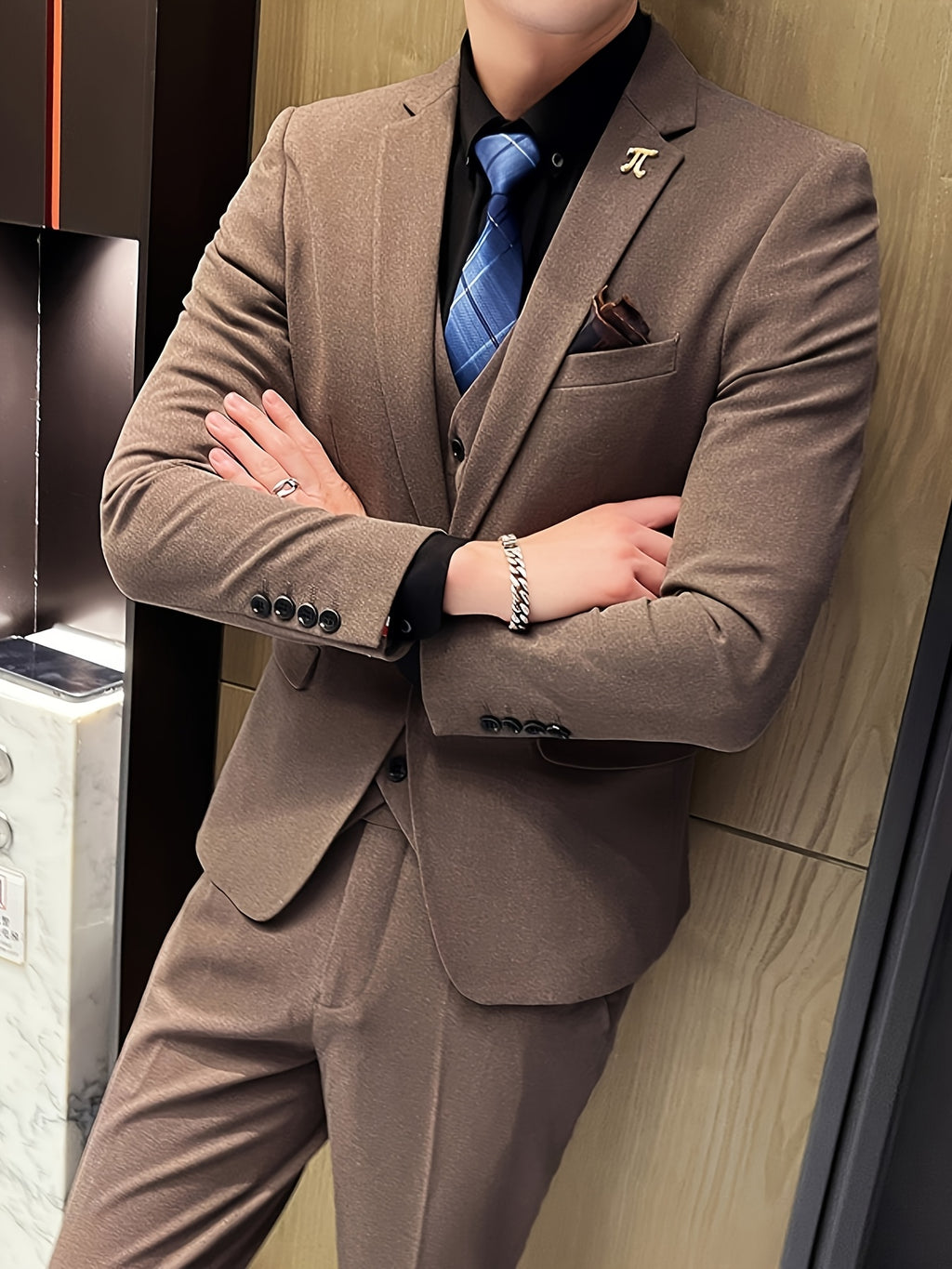 Ensemble Costume Homme Slim Fit Business Casual Trois Pièces - Tenue Formelle Élégante pour Printemps\u002FÉté, Inclut Veste + Gilet + Pantalon (Sans Boutons de Manchette) ! Foulard Offert Aléatoirement